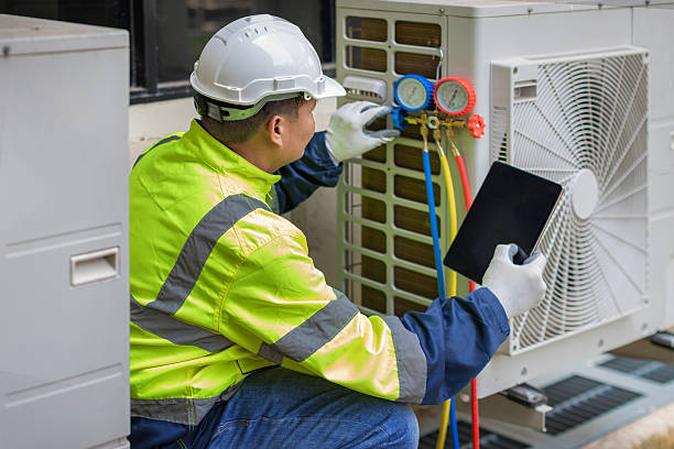Professional Hvac technician working in Almelund, MN